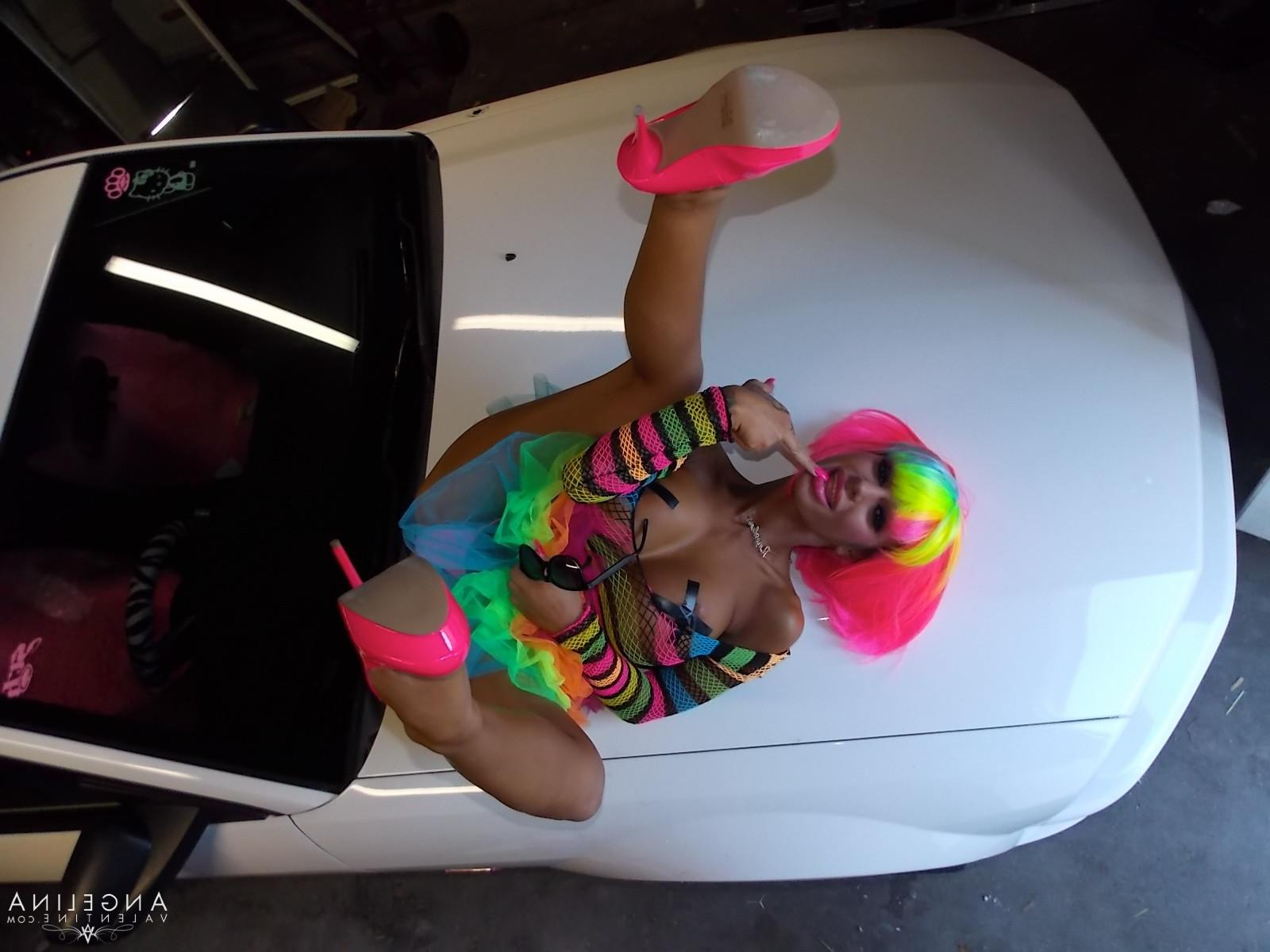 15P Look at these crazy fucking insane pics of me in a RAINBOW costu