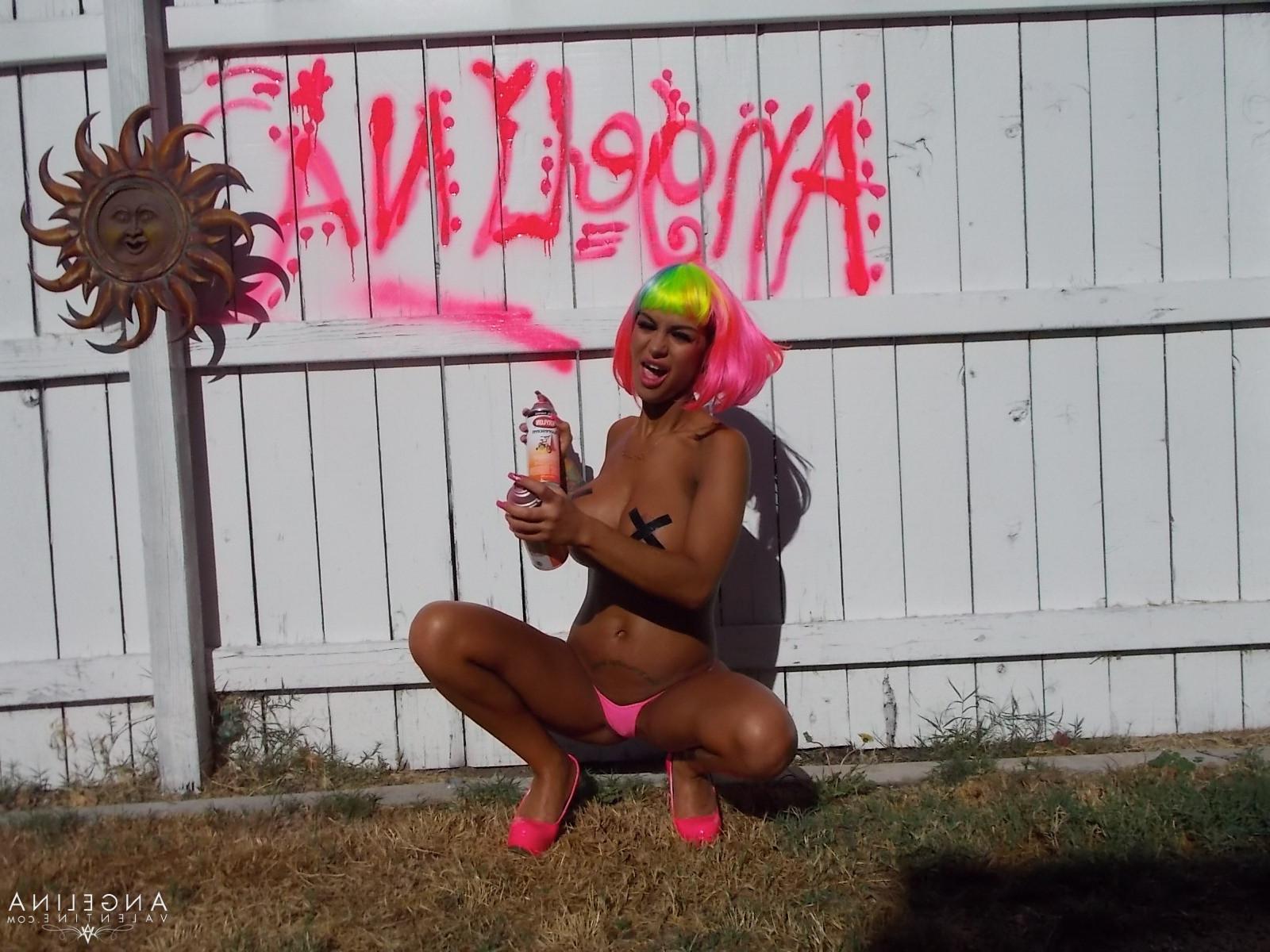 15P Look at these crazy fucking insane pics of me in a RAINBOW costu