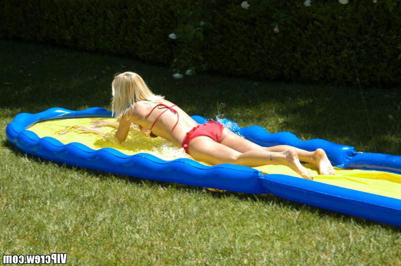 12P Drunk pool party with sexual teen girls