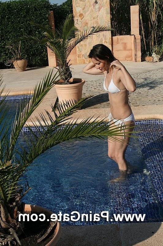 18P Wet bullwhipped on the pool
