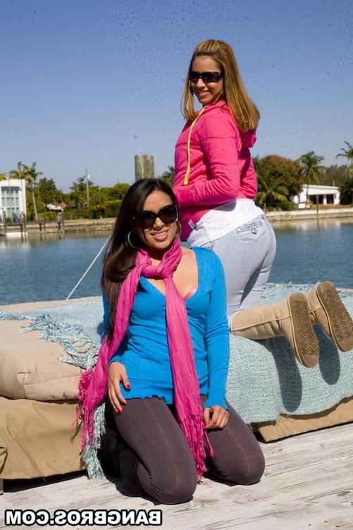 17P Horny slut booty latinas on hardcore group sex session