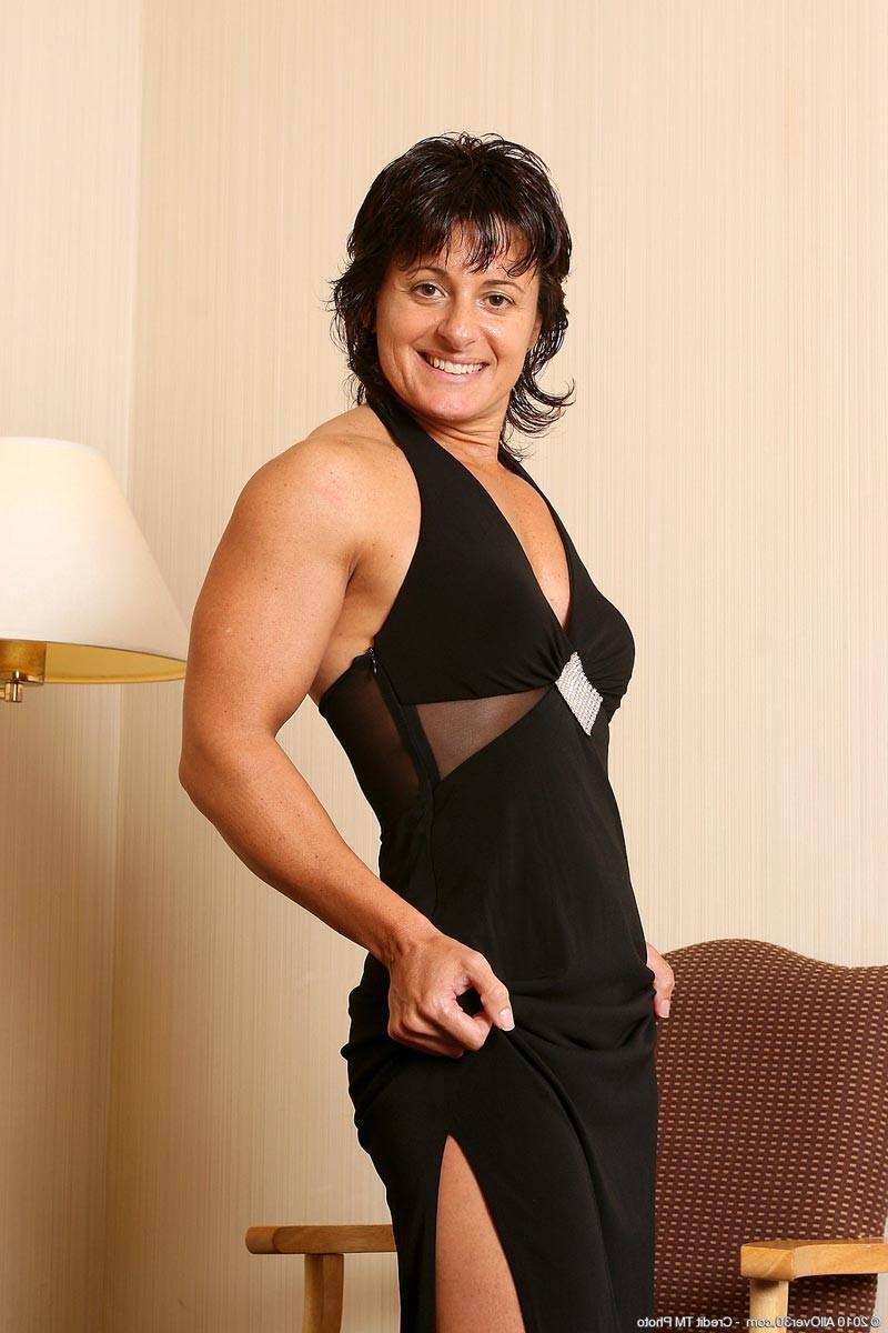 15P Sexy milf with tight body strips off black dress