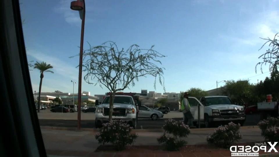 16P Big-boobed blonde babe, Kylie Worthy,has a blast flashing unsuspecting drivers o