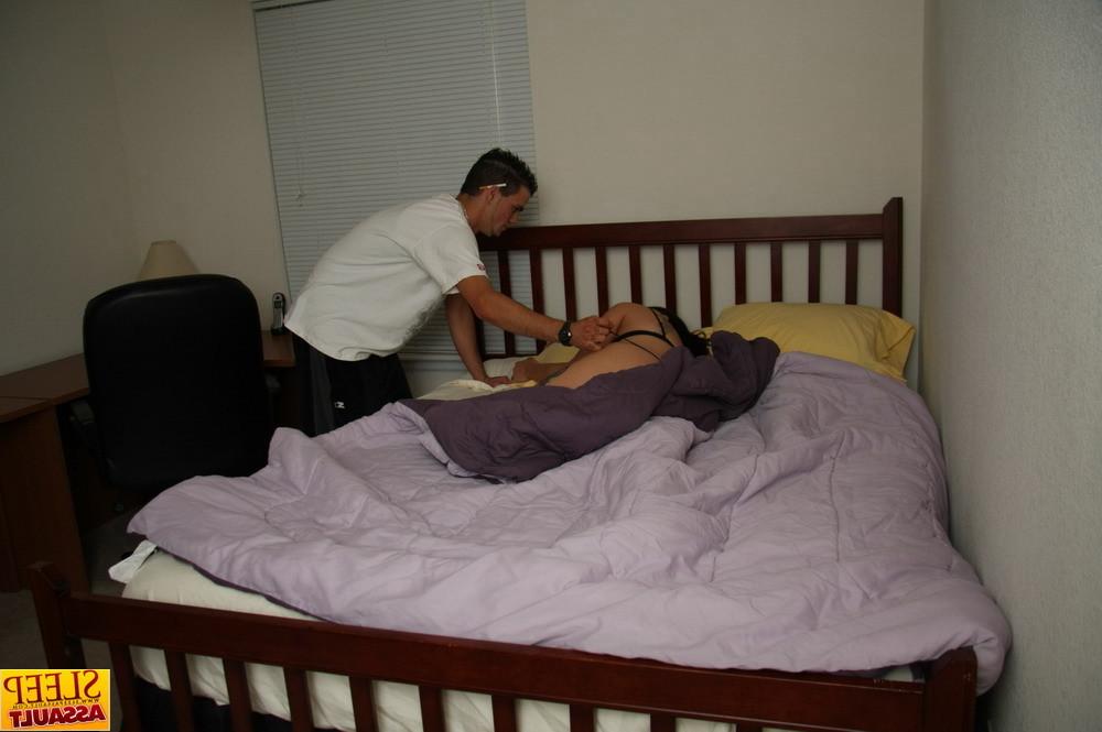 15P Drunk teen gets fucked while asleep