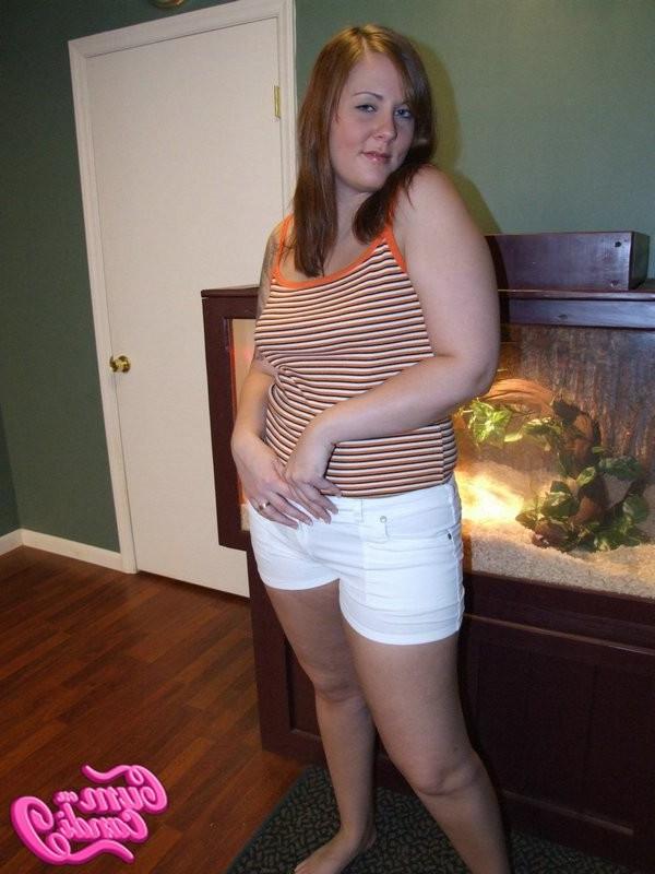 15P sexy young housewife strips her panties