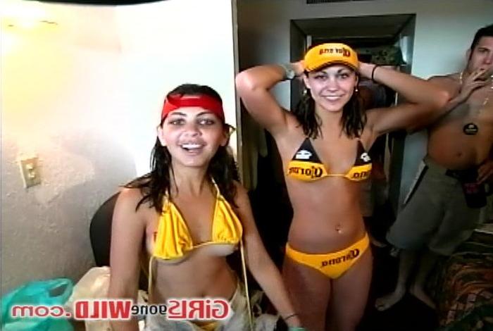 14P Drunk college sluts showing off their tits