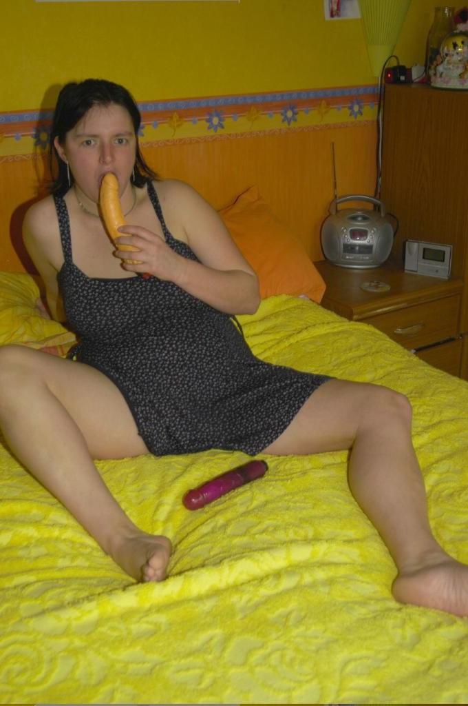 20P Dildo stuffed bbw pussy and ass