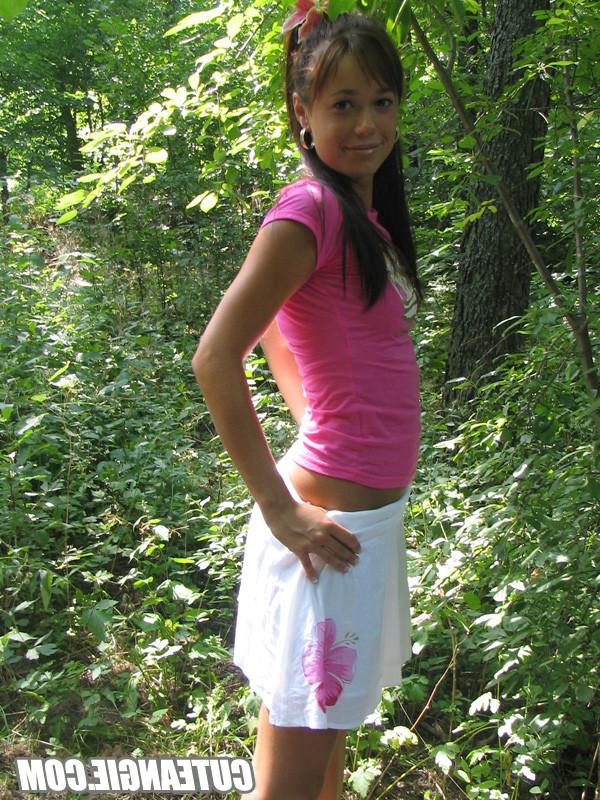 16P sweet teen posing in her panties