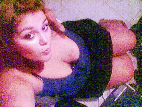 25P Busty Teen Selfshots