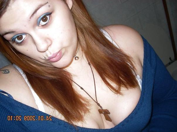 25P Busty Teen Selfshots