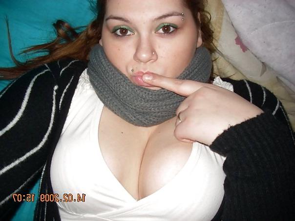 25P Busty Teen Selfshots