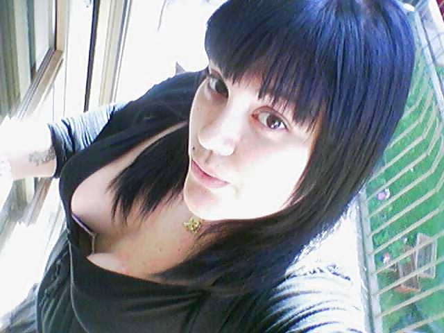 25P Busty Teen Selfshots
