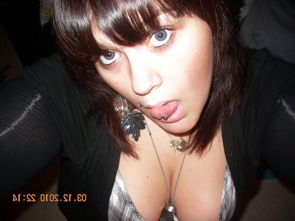 25P Busty Teen Selfshots