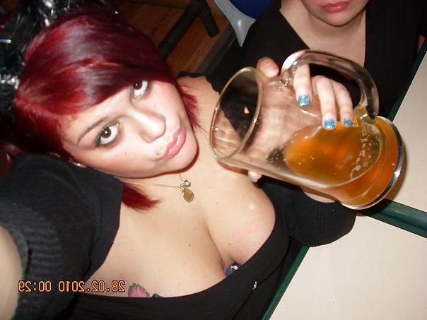 25P Busty Teen Selfshots