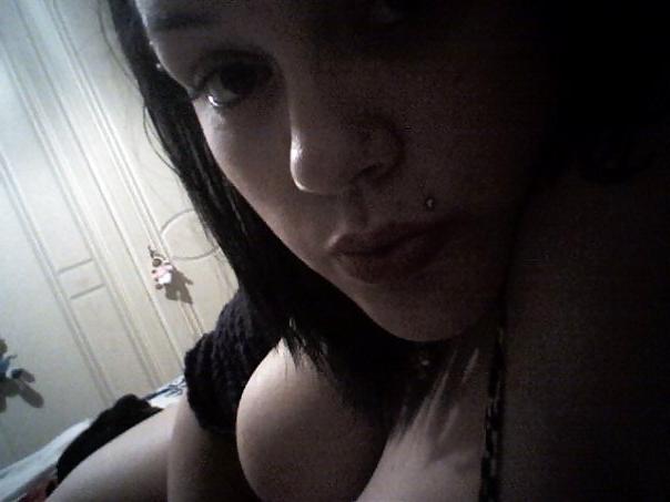25P Busty Teen Selfshots