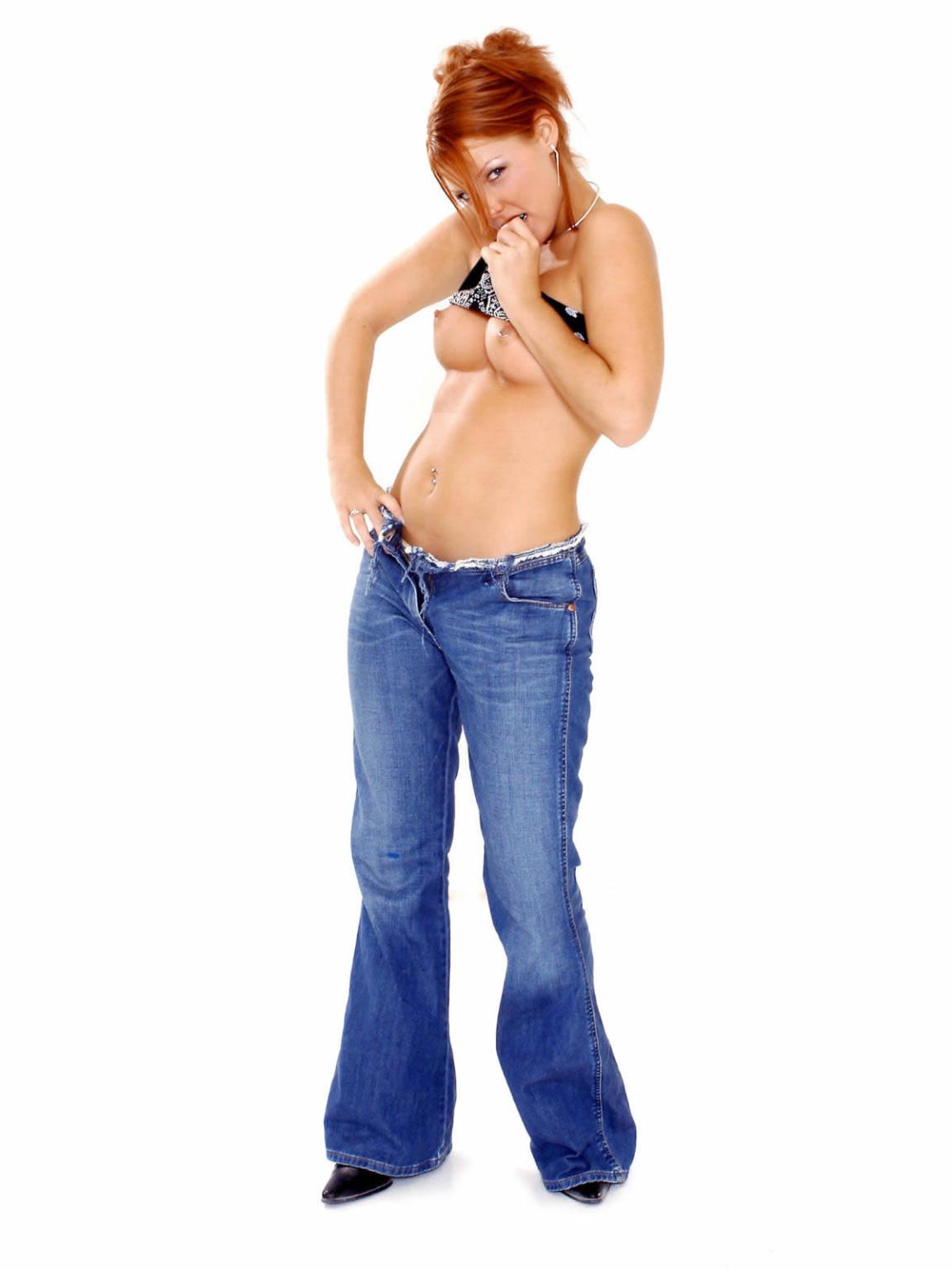 18P Teen redhead slides down her jeans and panties