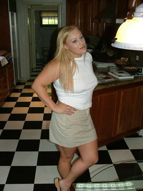 16P Sexy blonde BBW getting fucked hard and sucking