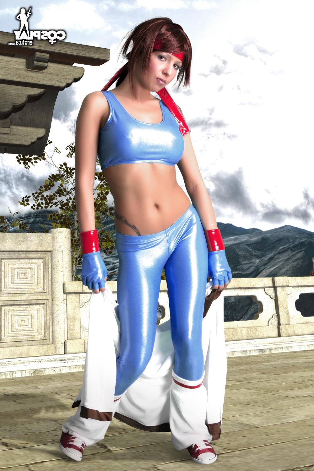 16P Street Fighter Yuri Cosplay with Mea Lee