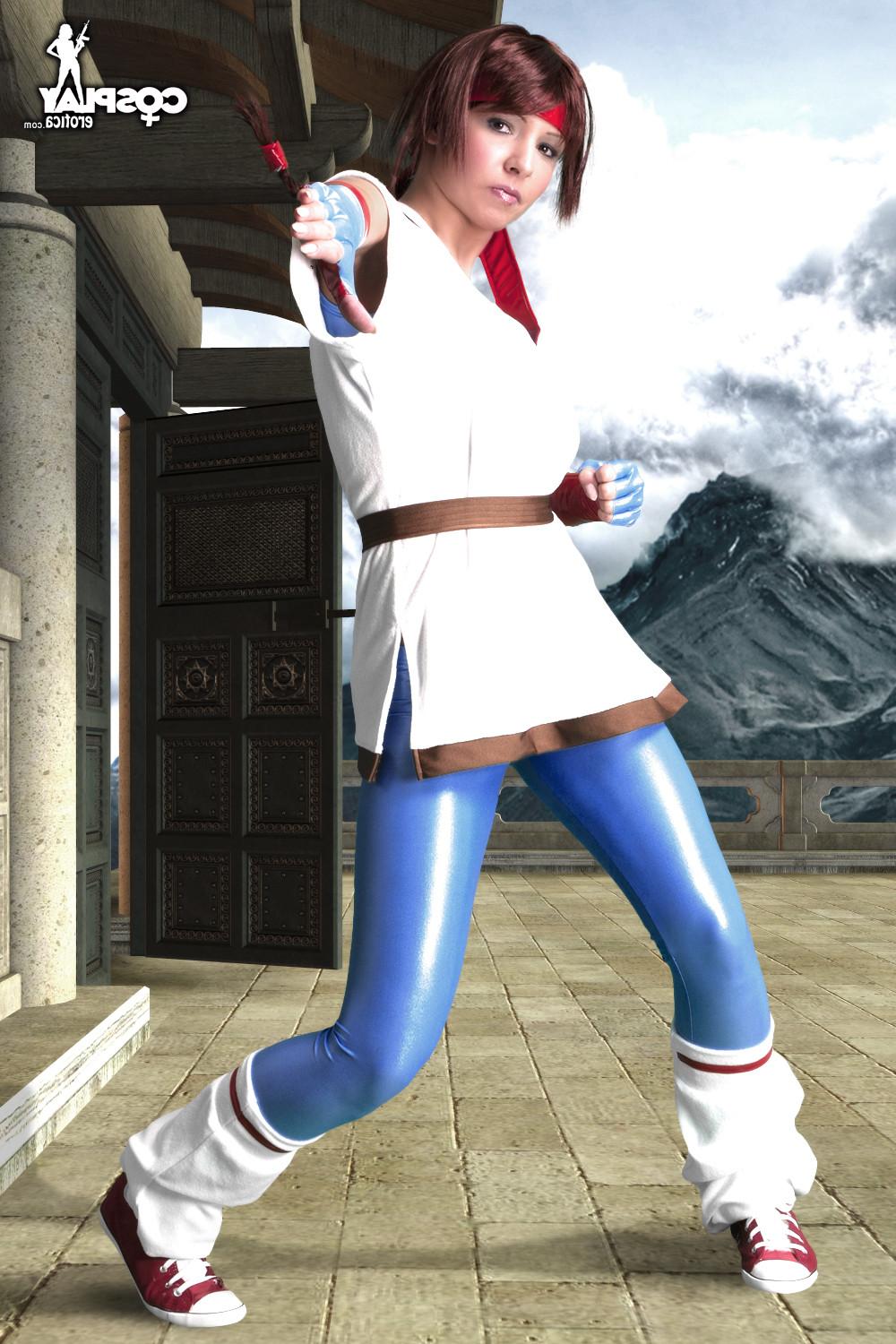16P Street Fighter Yuri Cosplay with Mea Lee