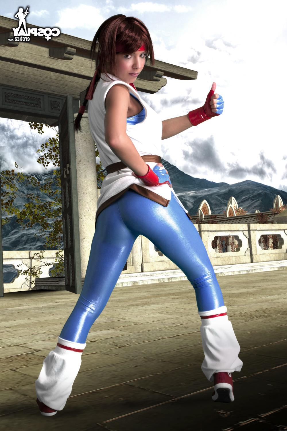 16P Street Fighter Yuri Cosplay with Mea Lee