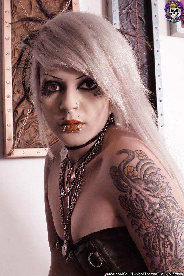 15P Sexy Tattooed Cute Ass Goth in Leather Corset
