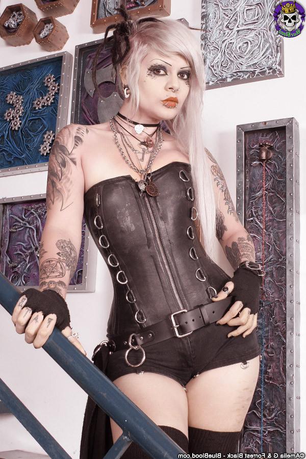 15P Sexy Tattooed Cute Ass Goth in Leather Corset