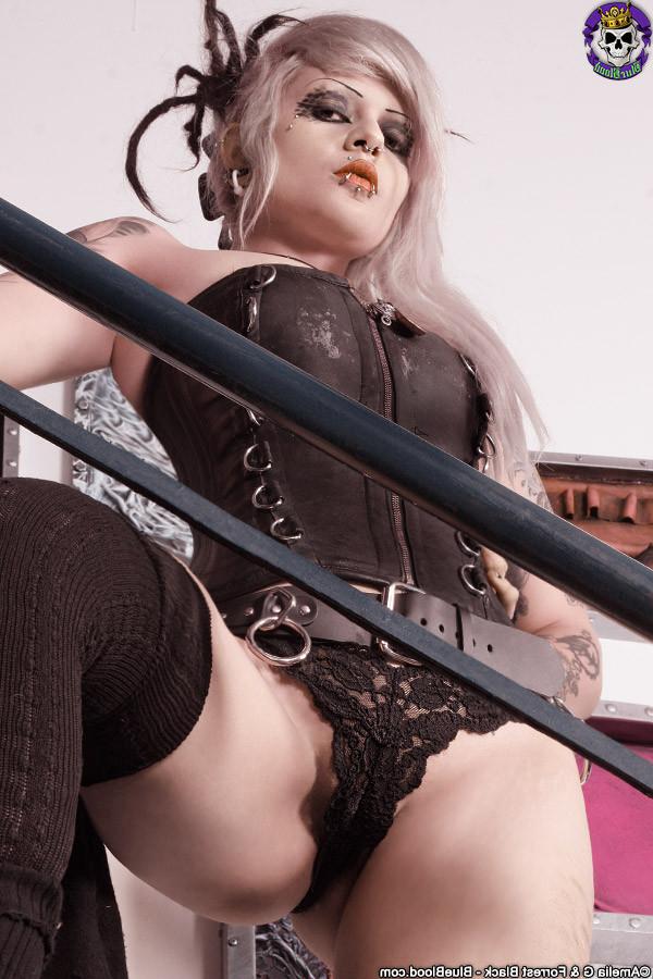15P Sexy Tattooed Cute Ass Goth in Leather Corset