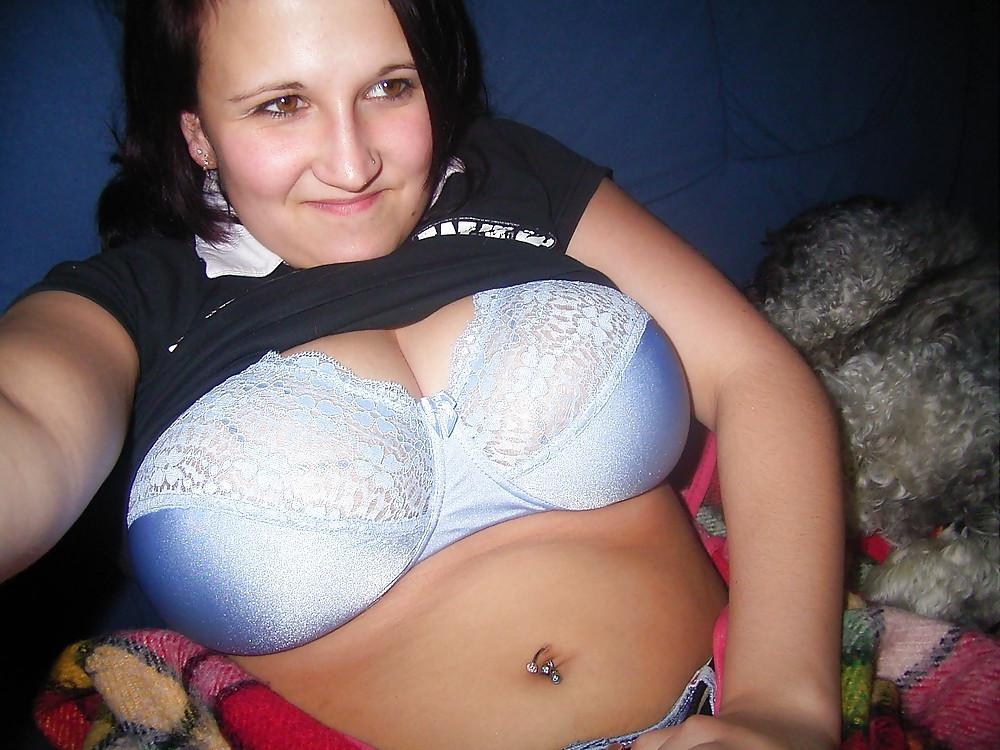 25P Busty MILF Kate From SmutDates.com