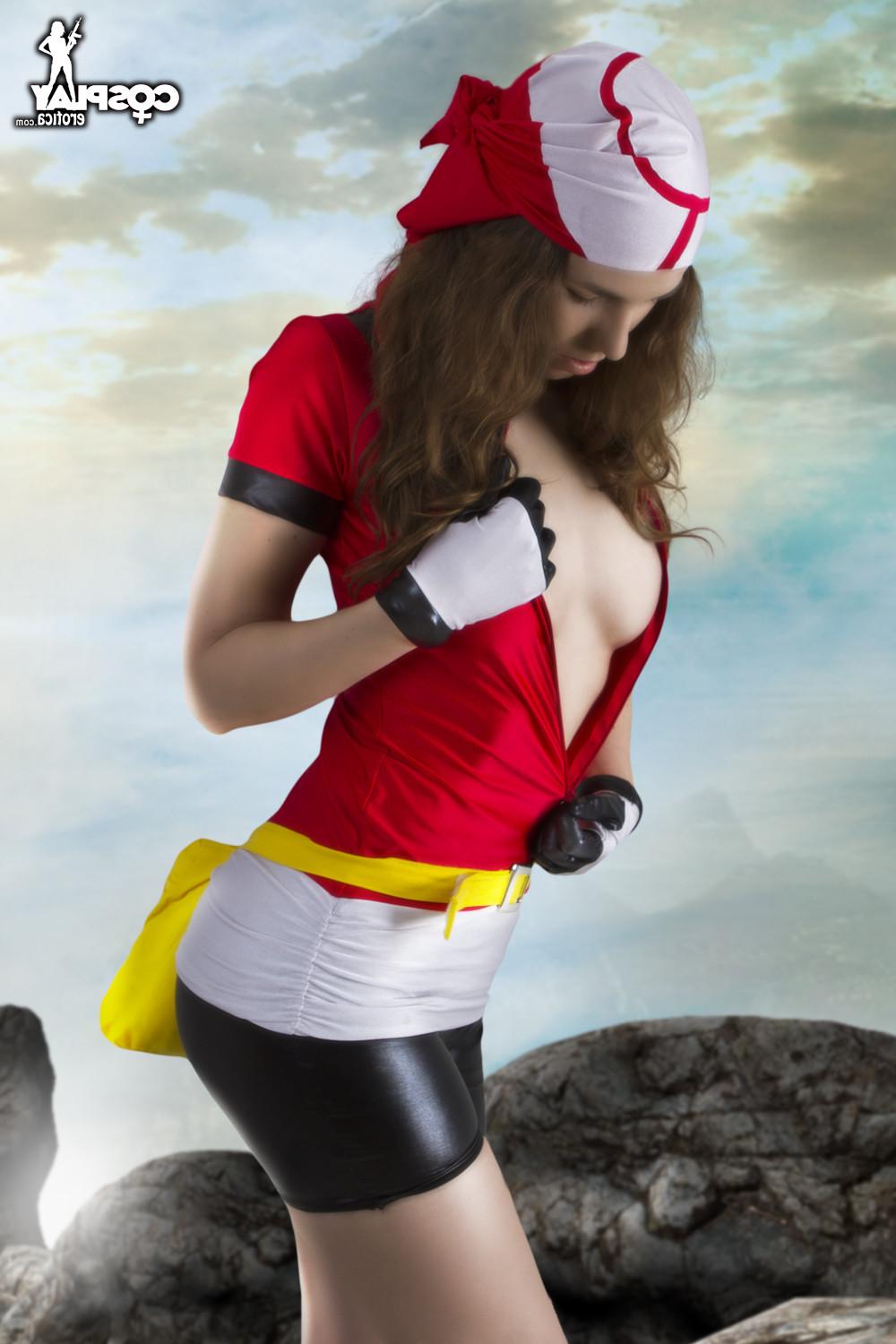 16P Pokemon Cosplay
