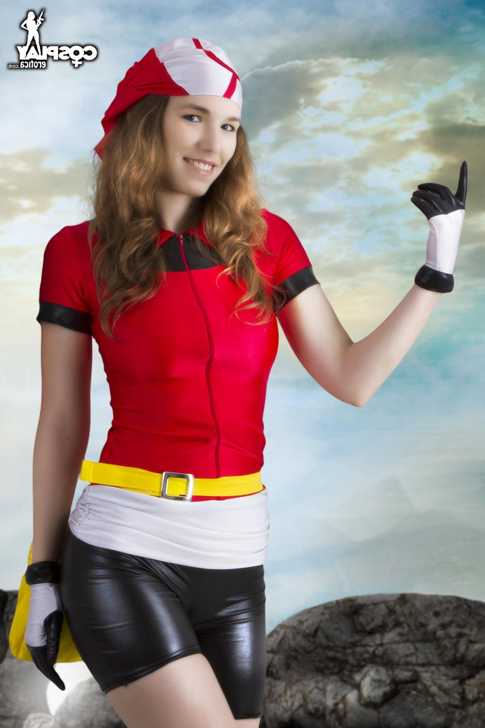 16P Pokemon Cosplay