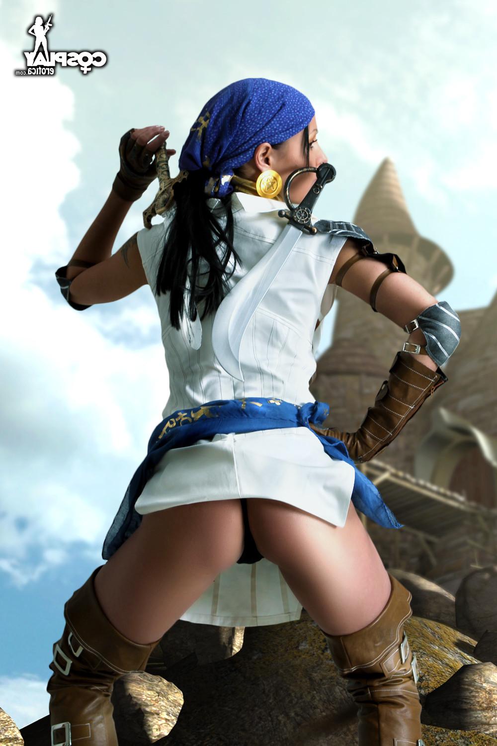 16P Pirate Cosplay with Mea Lee
