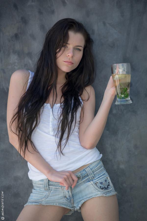 16P Valeria A slowly removes her jean shorts
