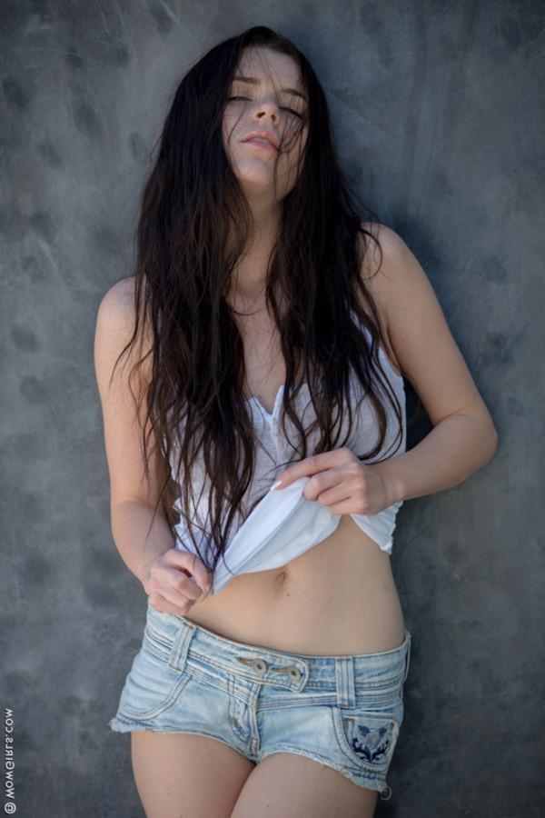 16P Valeria A slowly removes her jean shorts