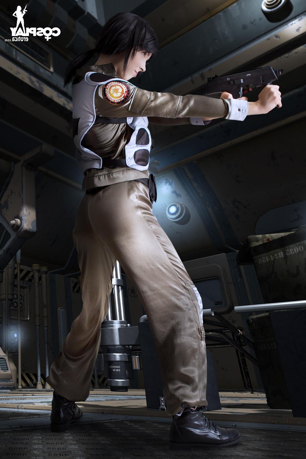 16P Battlestar Galactica Cosplay