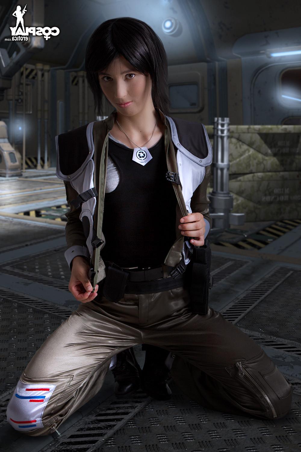 16P Battlestar Galactica Cosplay