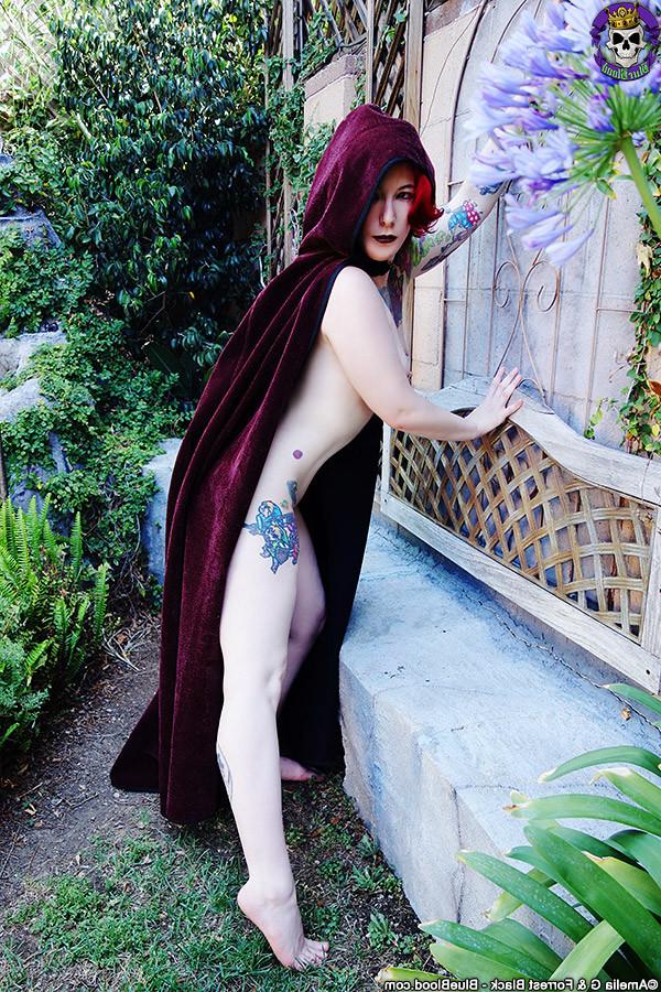 15P Magical pale redhead naked Cosplay in the garden