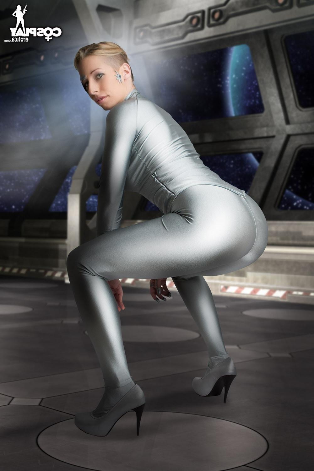 12P CosplayErotica  SandyBell in Discovery nude cosplay