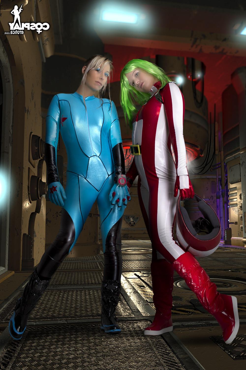 16P Metroid Cosplay with Sandy Bell