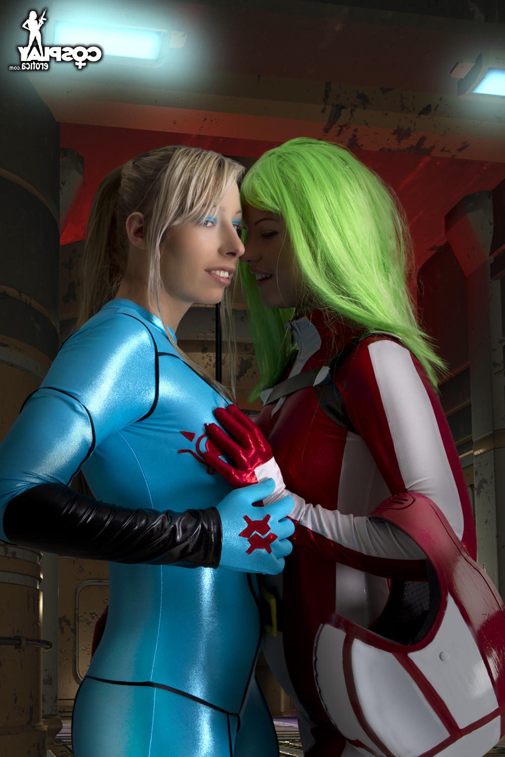 16P Metroid Cosplay with Sandy Bell