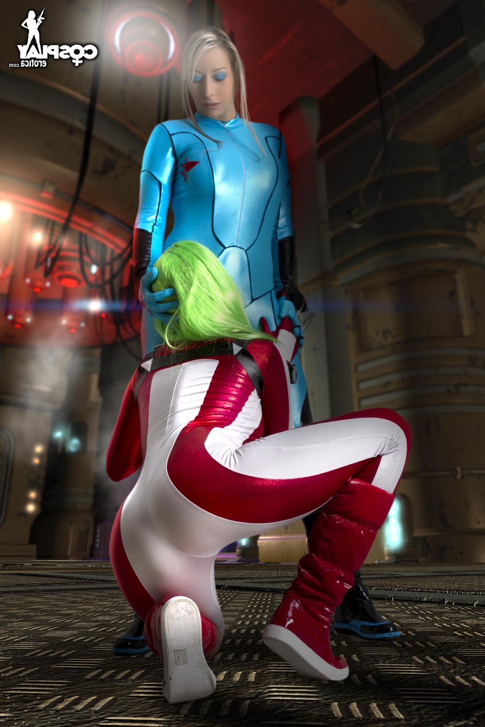 16P Metroid Cosplay with Sandy Bell