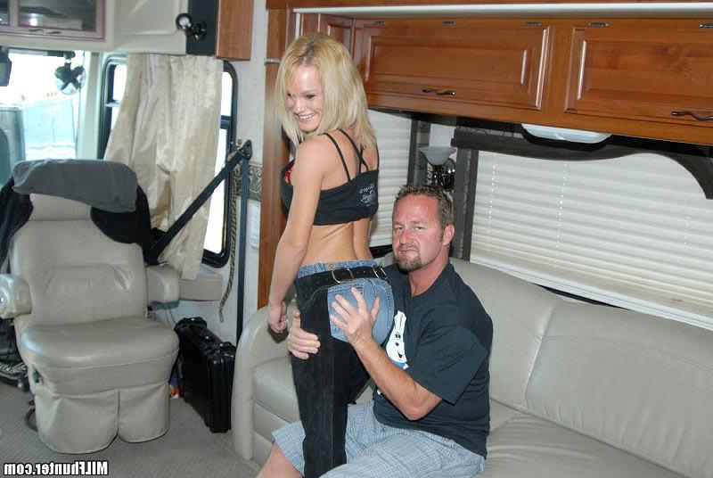 14P The hunter gets this hot rodeo babe to get down and dirty in her hot leather cha
