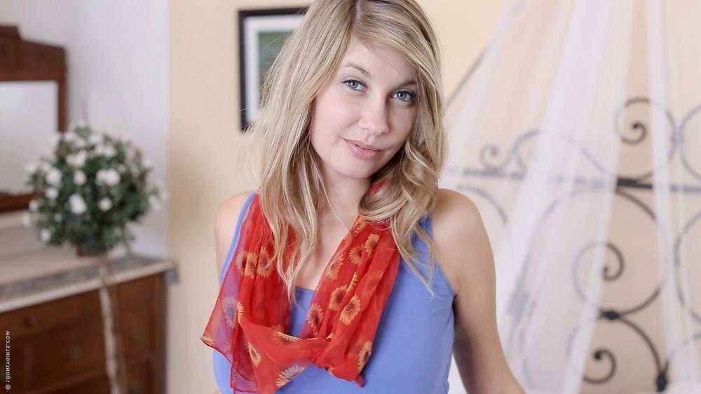 15P Horny busty blonde in jeans
