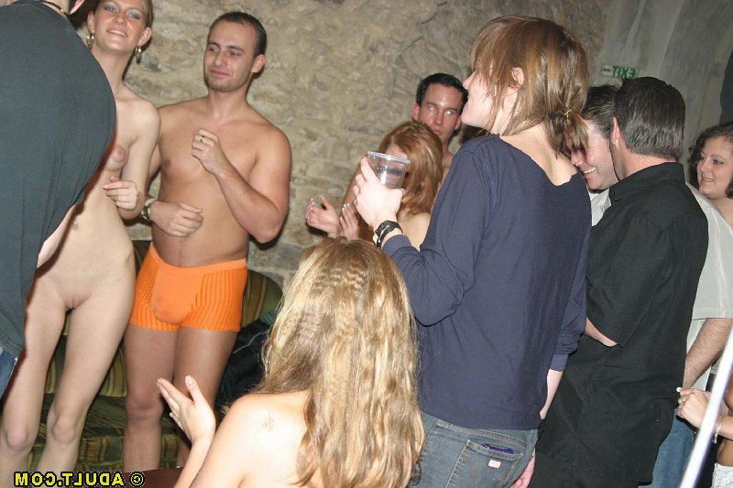 16P Wild college sex party