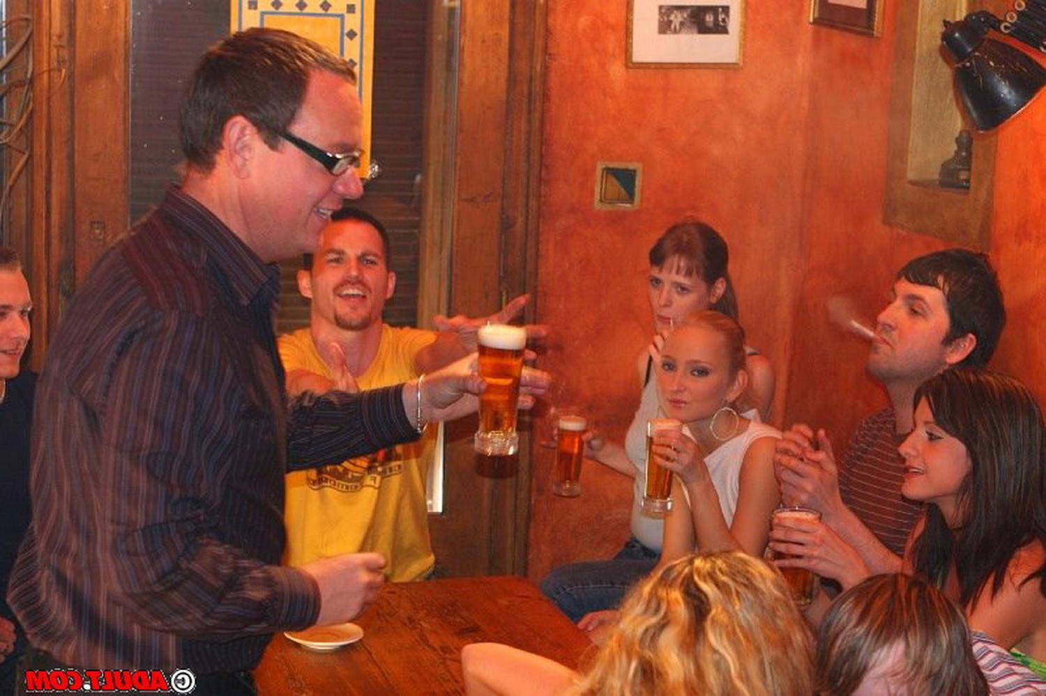 16P Hot college girls at a Madison sex party