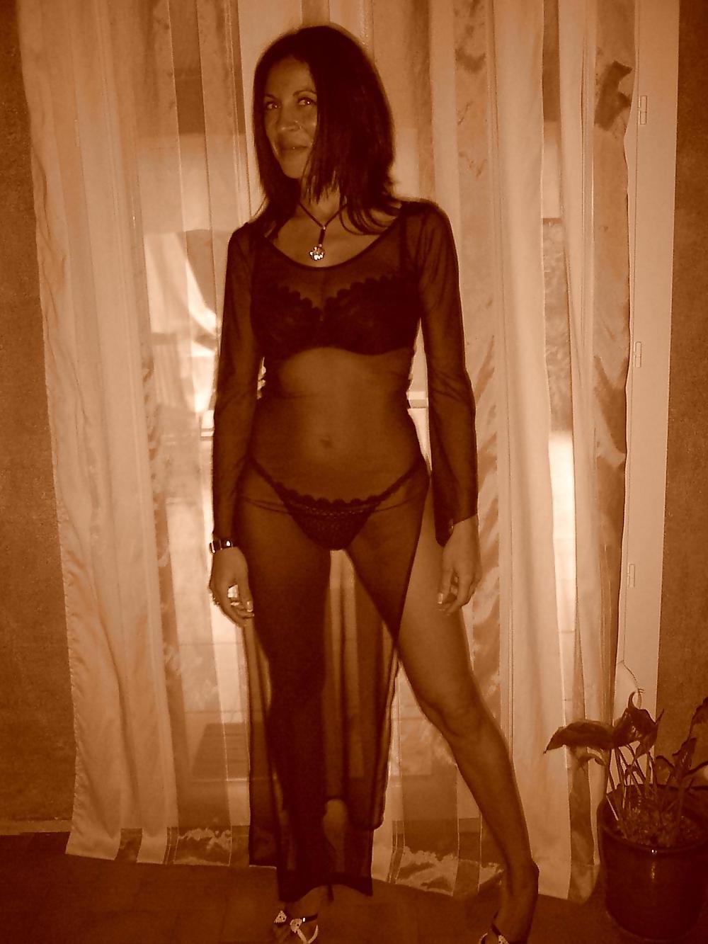 25P Hot french wife 4