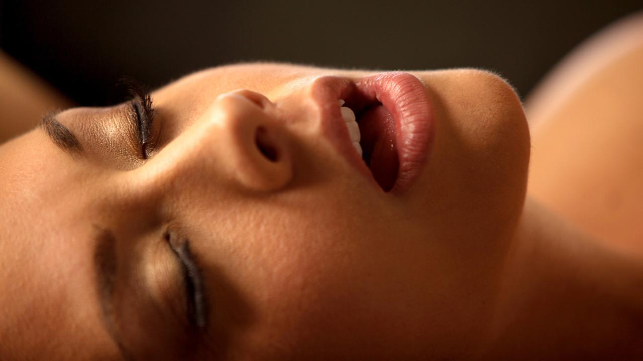 10P Black Angel Chanel Preston enjoy sensual sex action