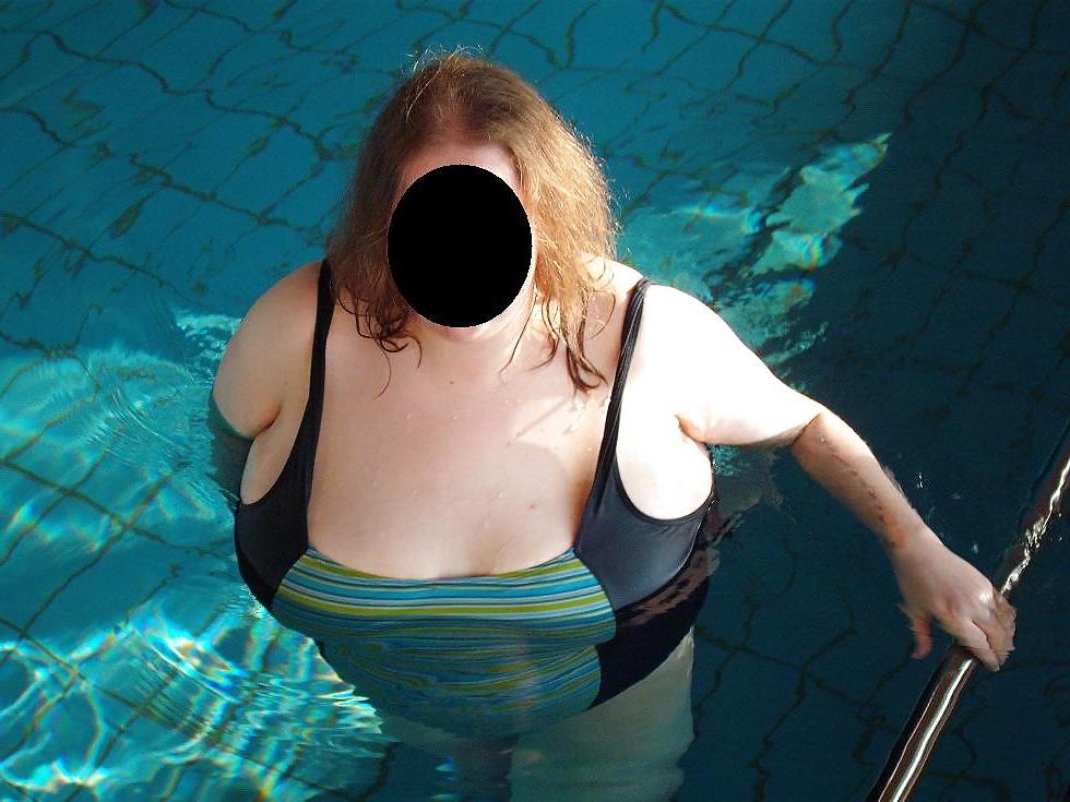 25P My wife in swimsuit 