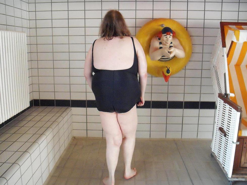 25P My wife in swimsuit 