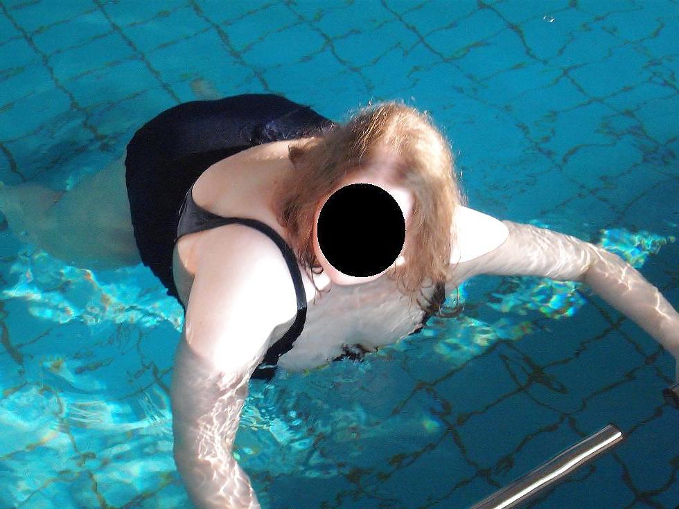 25P My wife in swimsuit 