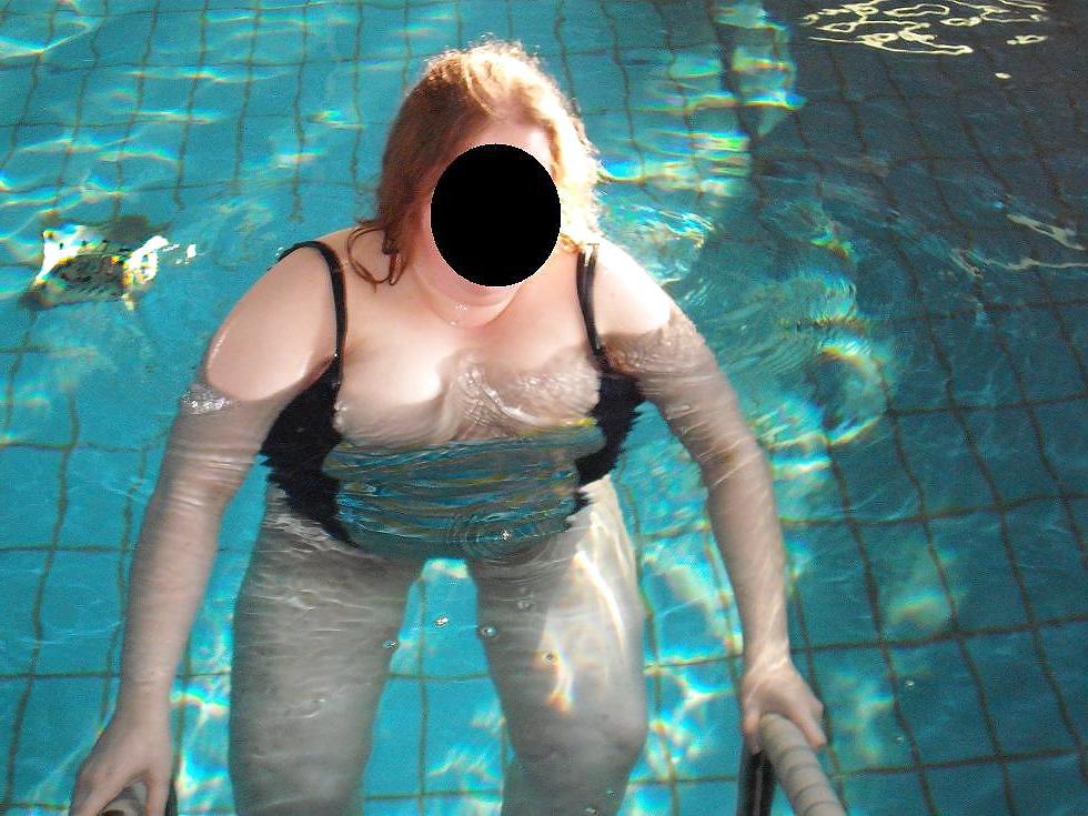 25P My wife in swimsuit 